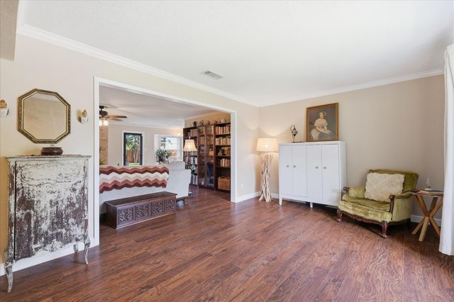 217 E Louella Drive, Hurst, TX 76054