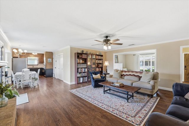 217 E Louella Drive, Hurst, TX 76054