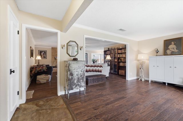 217 E Louella Drive, Hurst, TX 76054