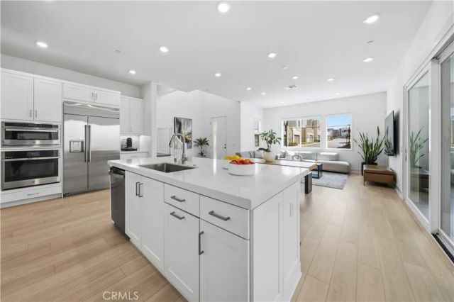 27516 Golden Currant Place, Valencia, CA 91381