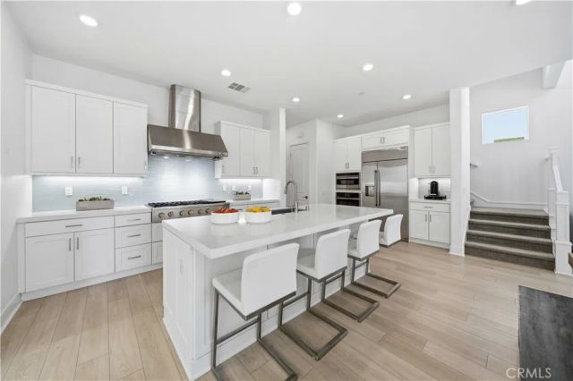 27516 Golden Currant Place, Valencia, CA 91381