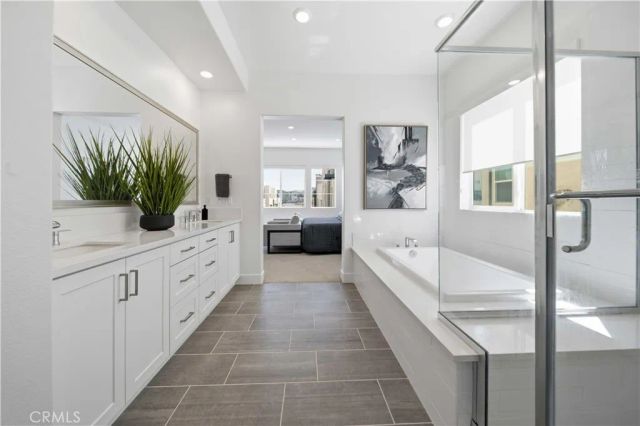 27516 Golden Currant Place, Valencia, CA 91381