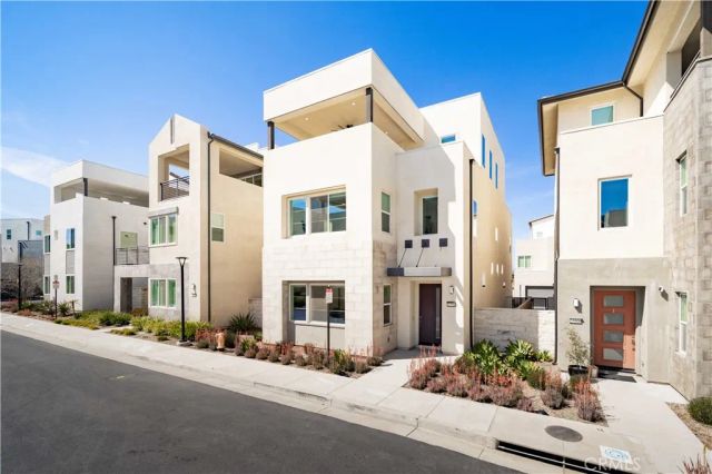 27516 Golden Currant Place, Valencia, CA 91381