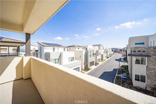 27516 Golden Currant Place, Valencia, CA 91381