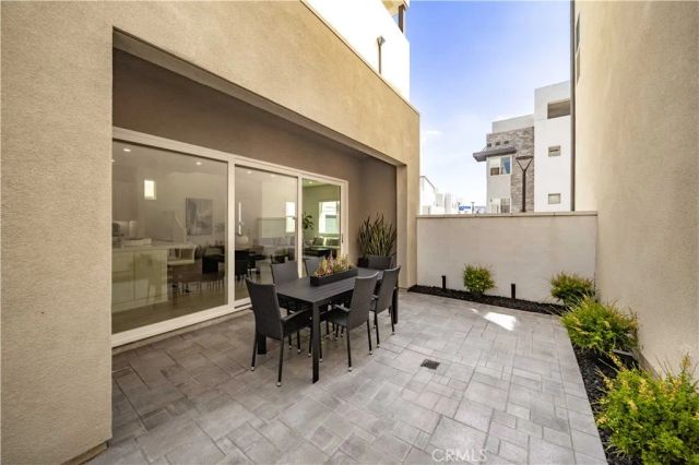 27516 Golden Currant Place, Valencia, CA 91381