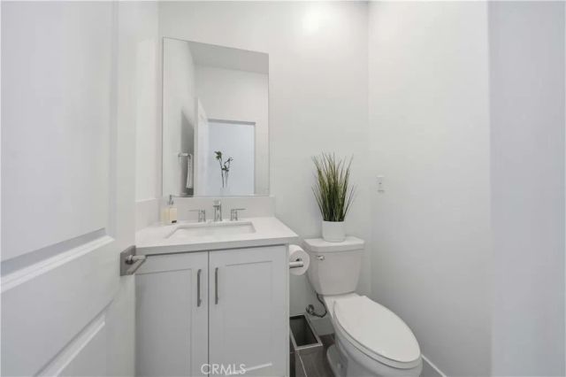 27516 Golden Currant Place, Valencia, CA 91381