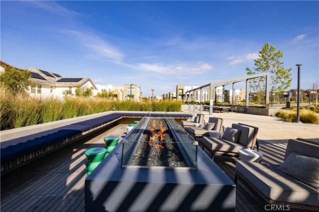 27516 Golden Currant Place, Valencia, CA 91381