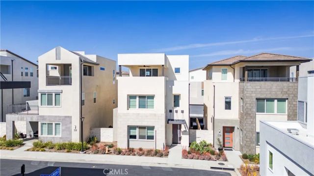 27516 Golden Currant Place, Valencia, CA 91381