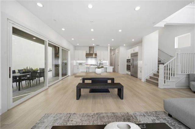 27516 Golden Currant Place, Valencia, CA 91381