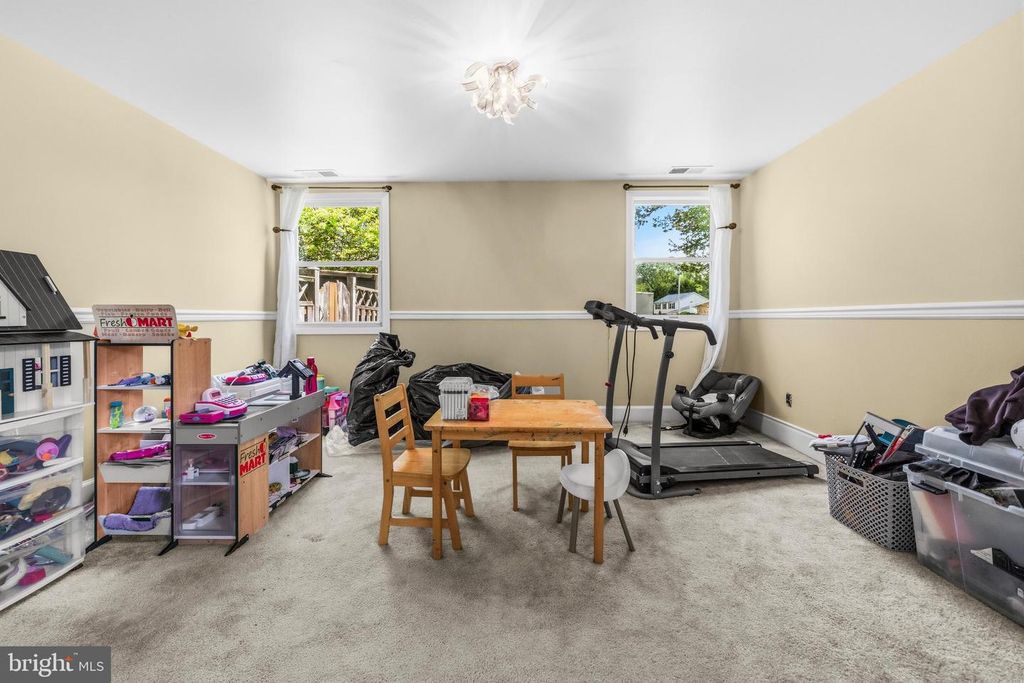 Image 11 of property listing at 2914 STONYBROOK DR, Bowie, MD 20715