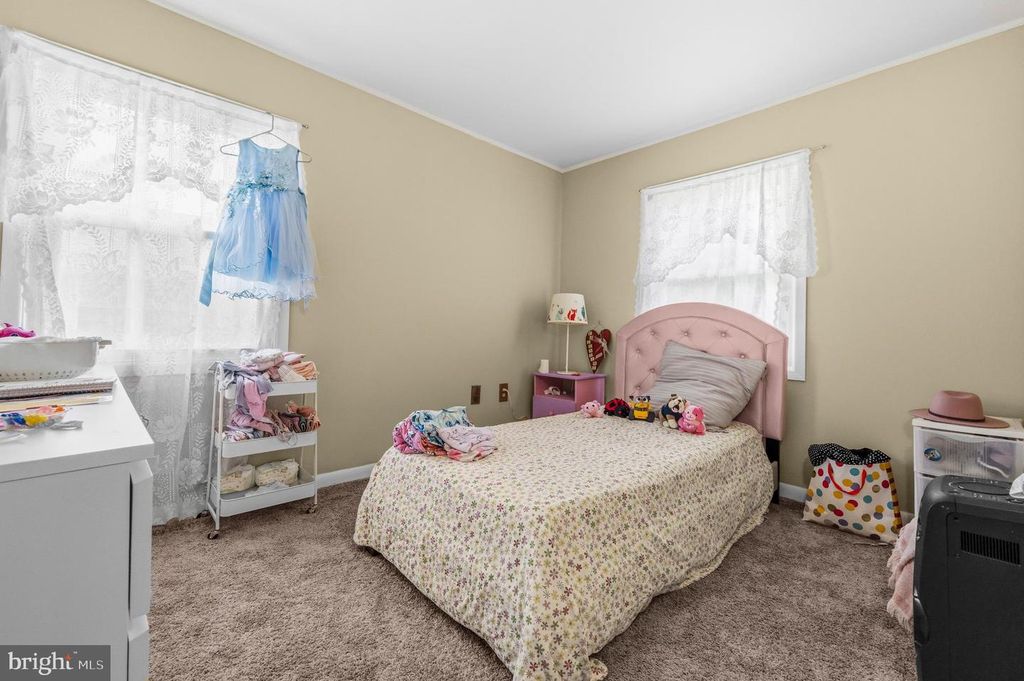 Image 14 of property listing at 2914 STONYBROOK DR, Bowie, MD 20715