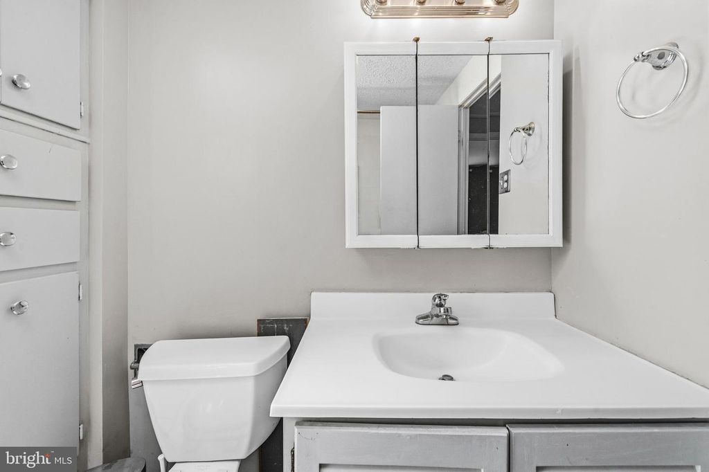 Image 26 of property listing at 2914 STONYBROOK DR, Bowie, MD 20715