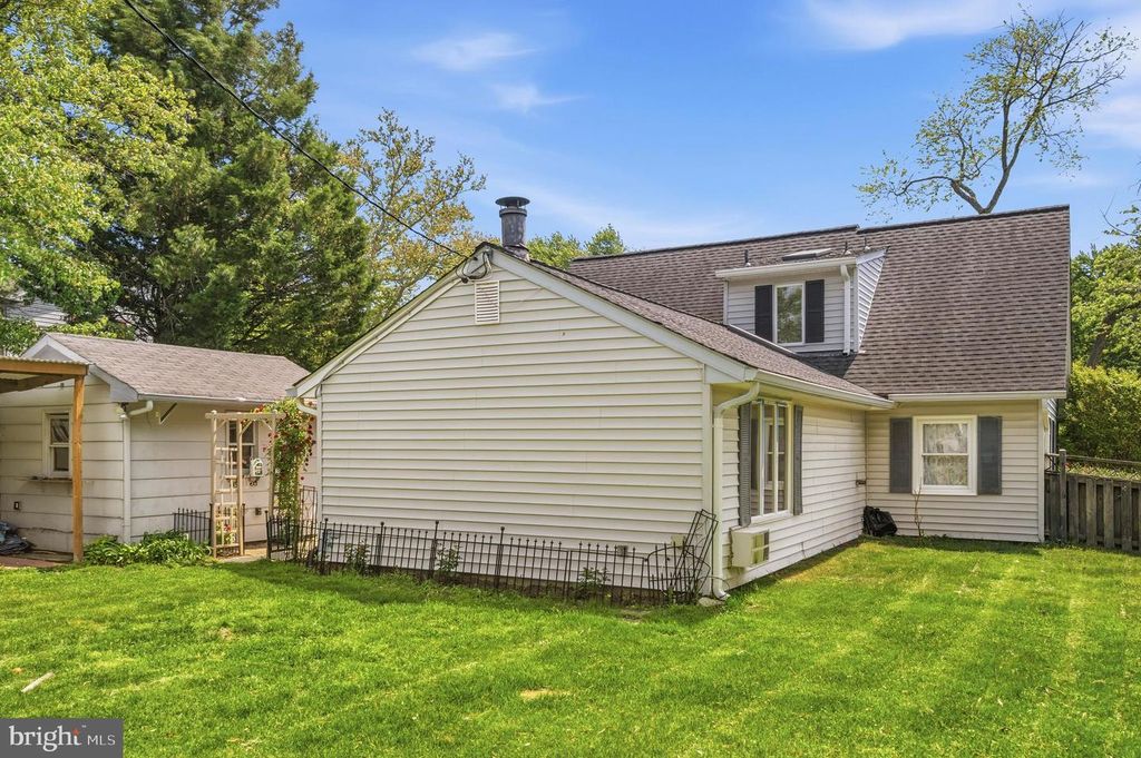 Image 30 of property listing at 2914 STONYBROOK DR, Bowie, MD 20715