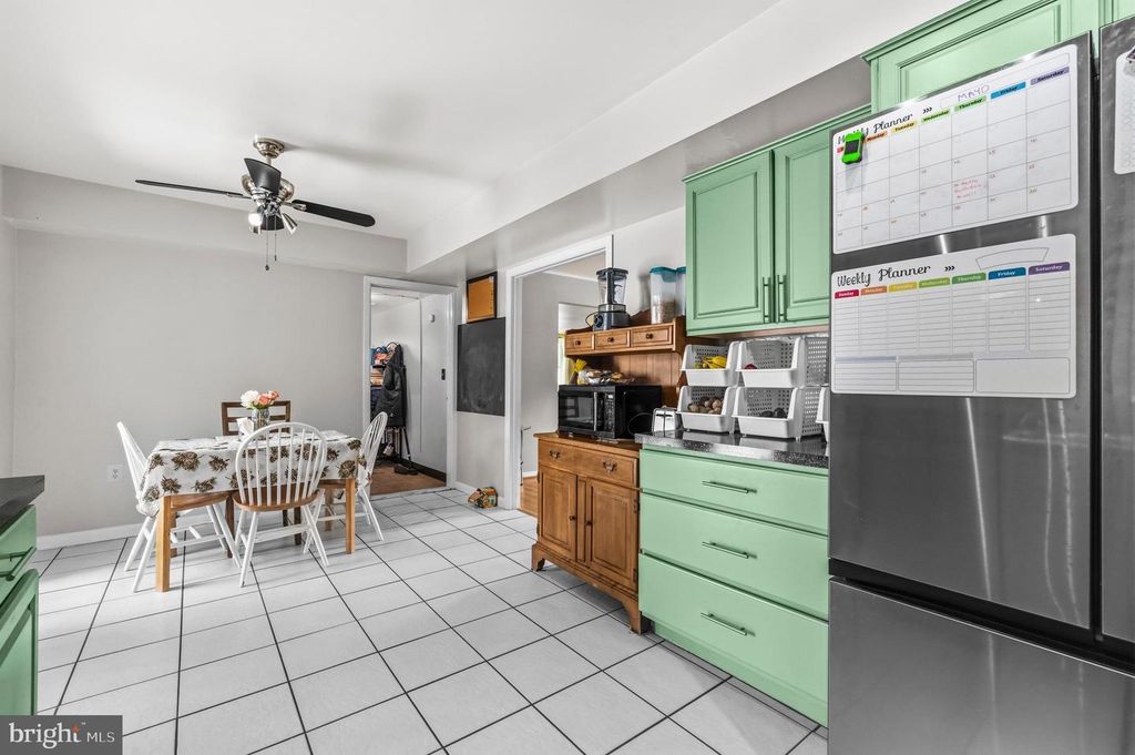 Image 7 of property listing at 2914 STONYBROOK DR, Bowie, MD 20715