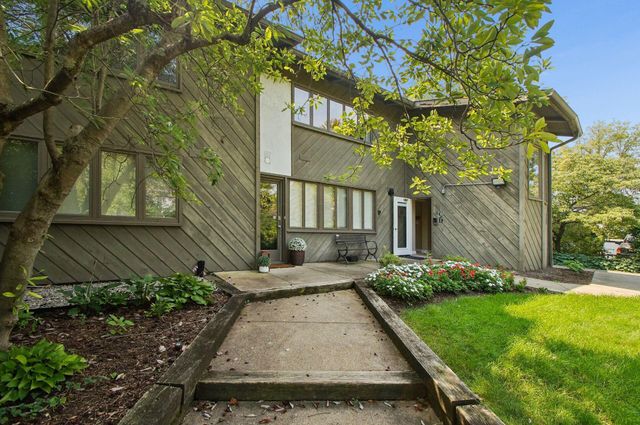 2109 W 5th Avenue, E, Columbus, OH 43212