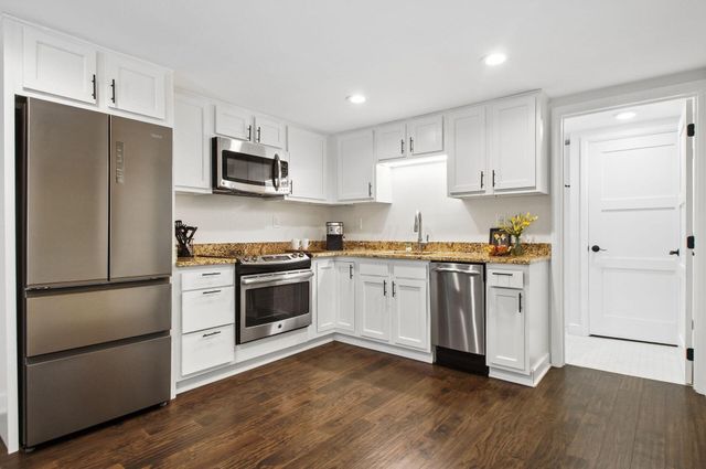 2109 W 5th Avenue, E, Columbus, OH 43212