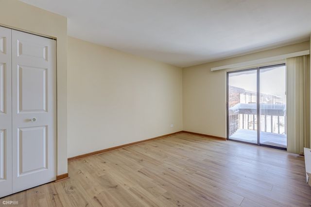 431 Berkshire Drive 32, Crystal Lake, IL 60014