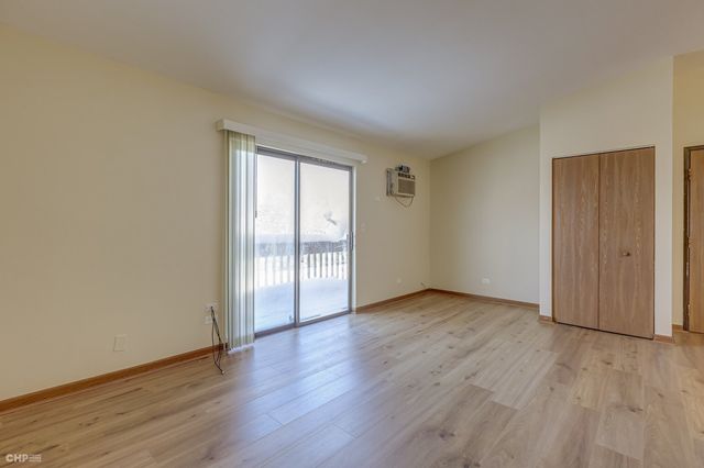 431 Berkshire Drive 32, Crystal Lake, IL 60014