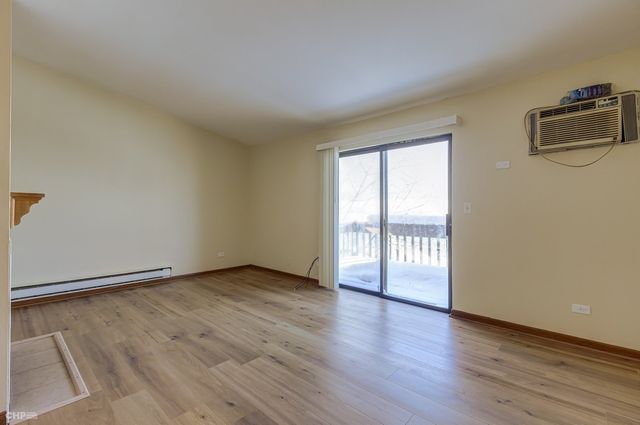 431 Berkshire Drive 32, Crystal Lake, IL 60014