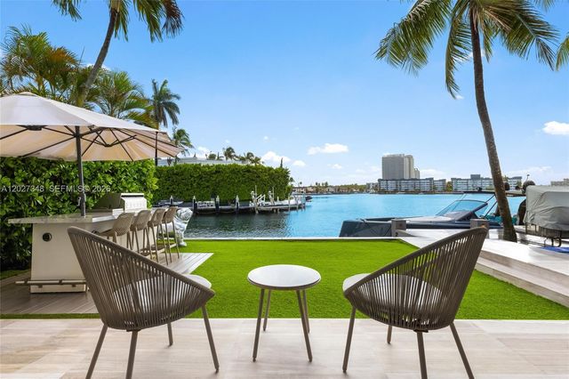 16470 NE 30th Ave, North Miami Beach, FL 33160
