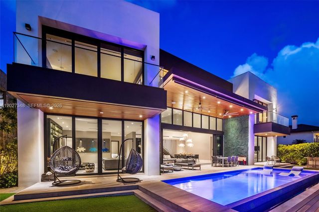 16470 NE 30th Ave, North Miami Beach, FL 33160
