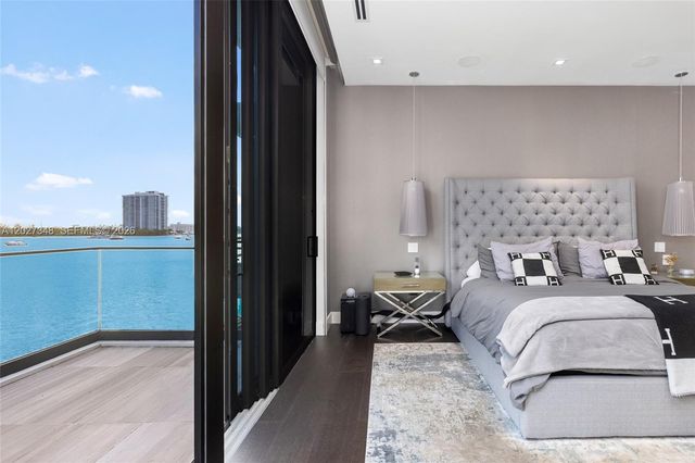 16470 NE 30th Ave, North Miami Beach, FL 33160