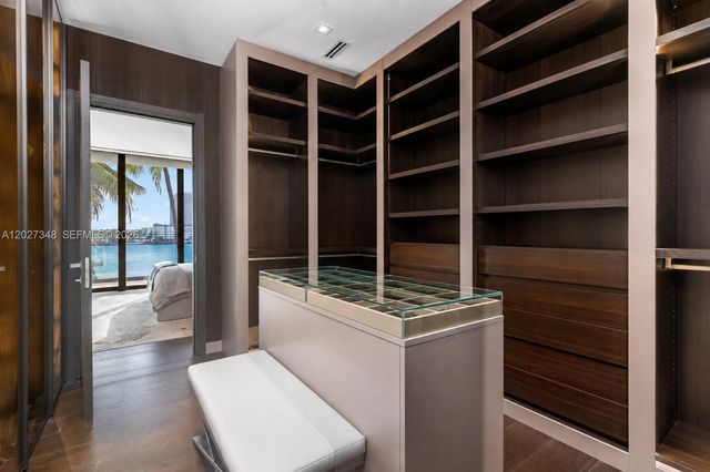 16470 NE 30th Ave, North Miami Beach, FL 33160