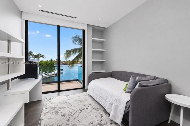 16470 NE 30th Ave, North Miami Beach, FL 33160