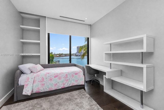 16470 NE 30th Ave, North Miami Beach, FL 33160