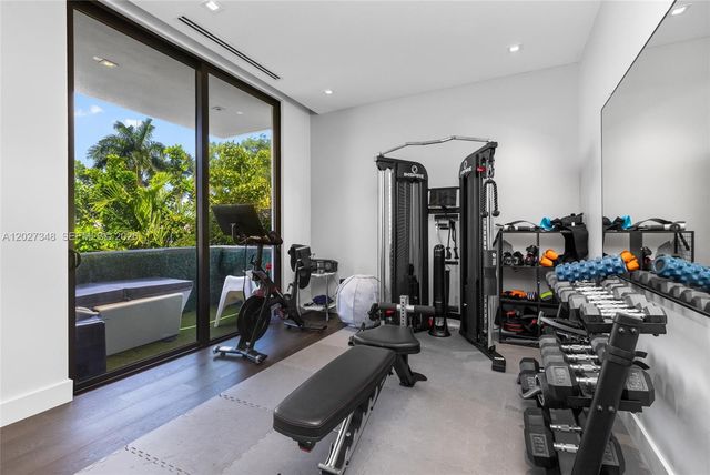 16470 NE 30th Ave, North Miami Beach, FL 33160
