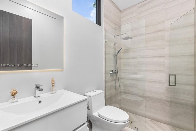 16470 NE 30th Ave, North Miami Beach, FL 33160