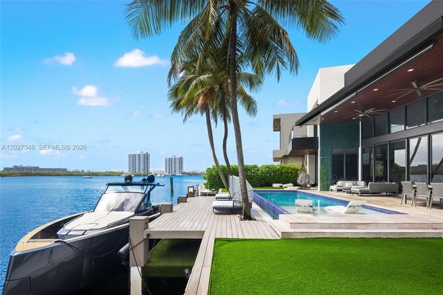 16470 NE 30th Ave, North Miami Beach, FL 33160