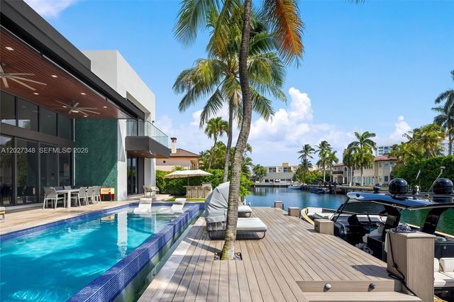 16470 NE 30th Ave, North Miami Beach, FL 33160