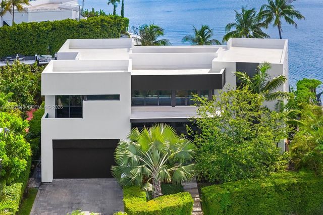 16470 NE 30th Ave, North Miami Beach, FL 33160