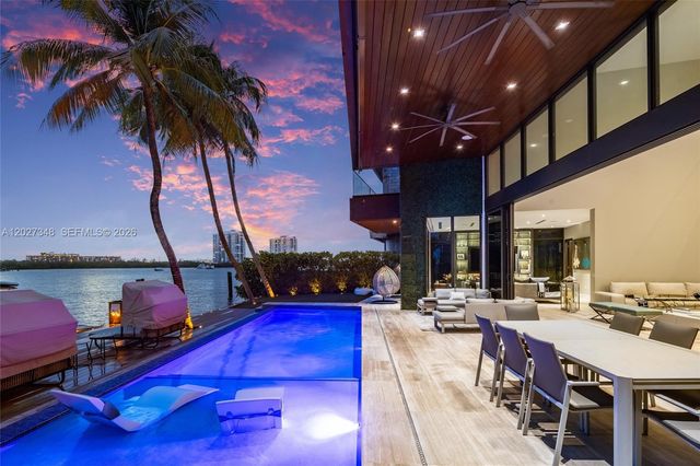 16470 NE 30th Ave, North Miami Beach, FL 33160
