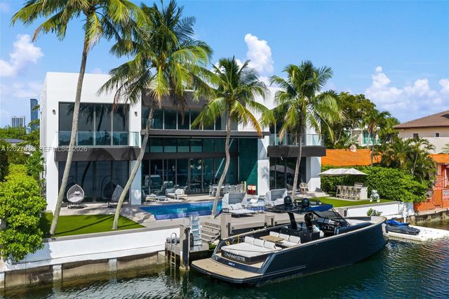 16470 NE 30th Ave, North Miami Beach, FL 33160