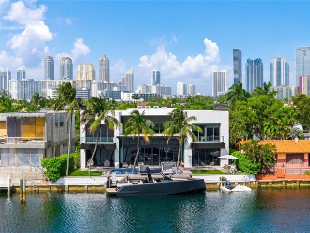 16470 NE 30th Ave, North Miami Beach, FL 33160