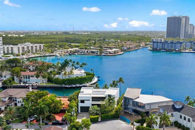 16470 NE 30th Ave, North Miami Beach, FL 33160