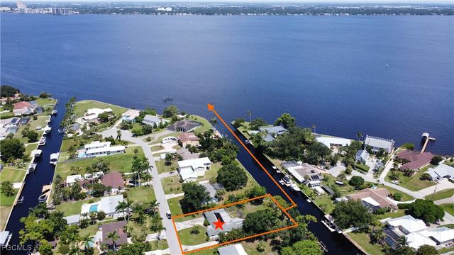 1845 Marina CIR, North Fort Myers, FL 33903