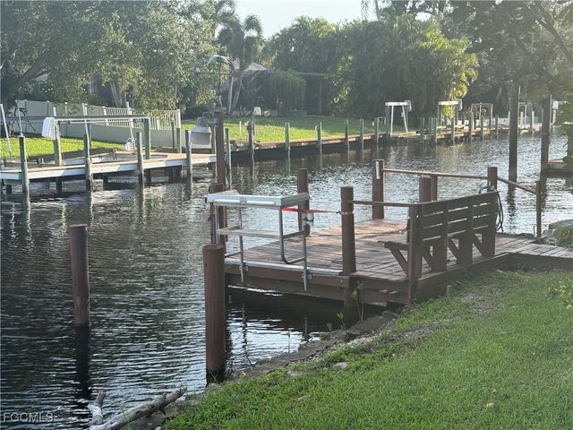 1845 Marina CIR, North Fort Myers, FL 33903