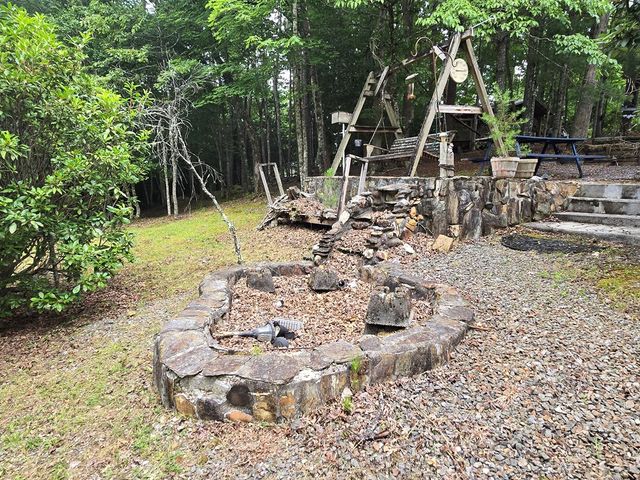 64 Green Oak Road, Warne, NC 28909