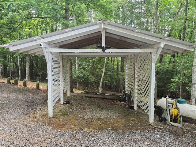 64 Green Oak Road, Warne, NC 28909