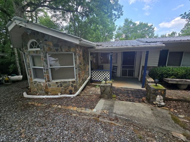 64 Green Oak Road, Warne, NC 28909