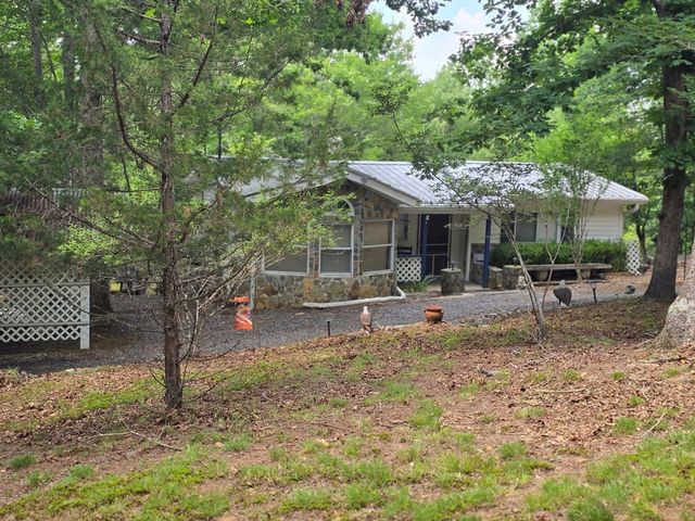 64 Green Oak Road, Warne, NC 28909