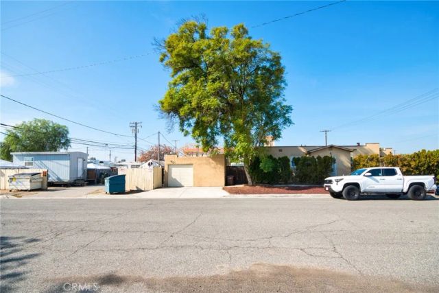584 E H Street, Colton, CA 92324