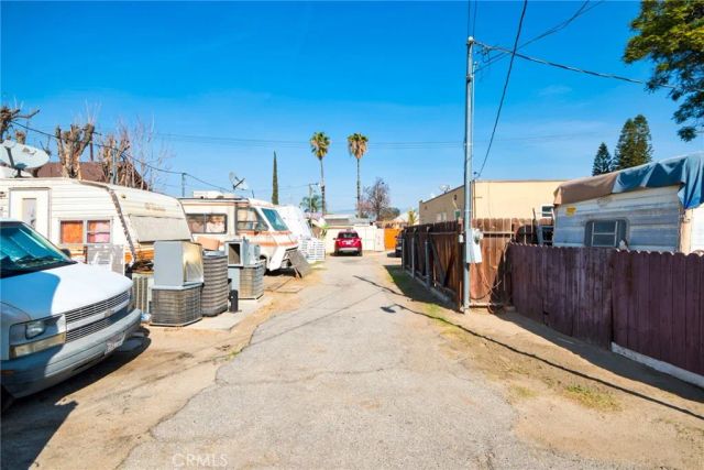 584 E H Street, Colton, CA 92324