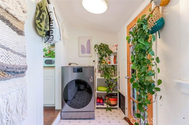 715 Nolden, Los Angeles, CA 90042