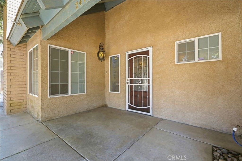 Image 11 of property listing at 247 E Kennedy, Tulare, CA 93274