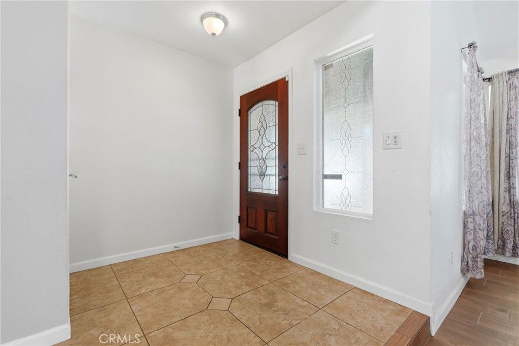 Image 13 of property listing at 247 E Kennedy, Tulare, CA 93274