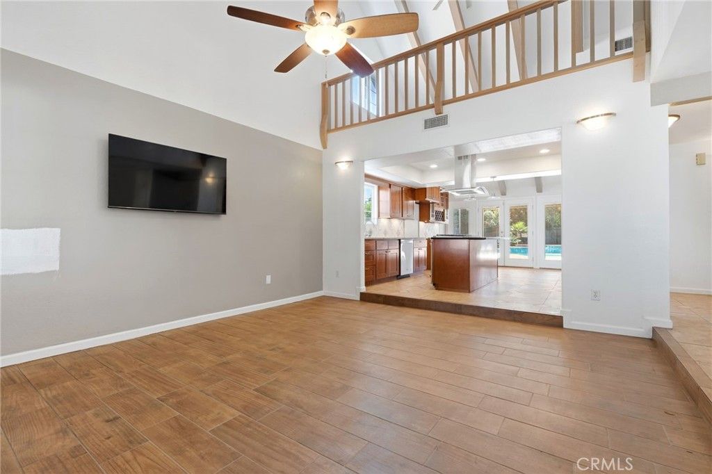 Image 14 of property listing at 247 E Kennedy, Tulare, CA 93274